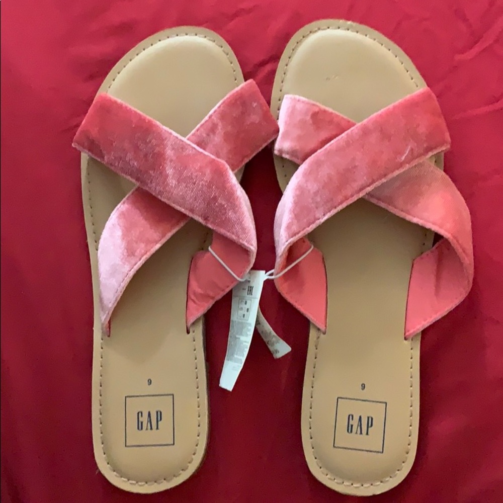 PINK VELVET GAP SANDALS